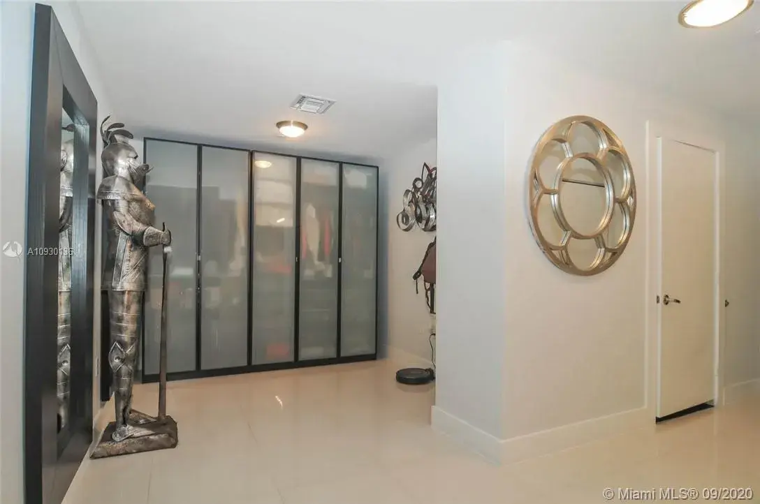 900 Biscayne Blvd # 3810, Miami FL 33132