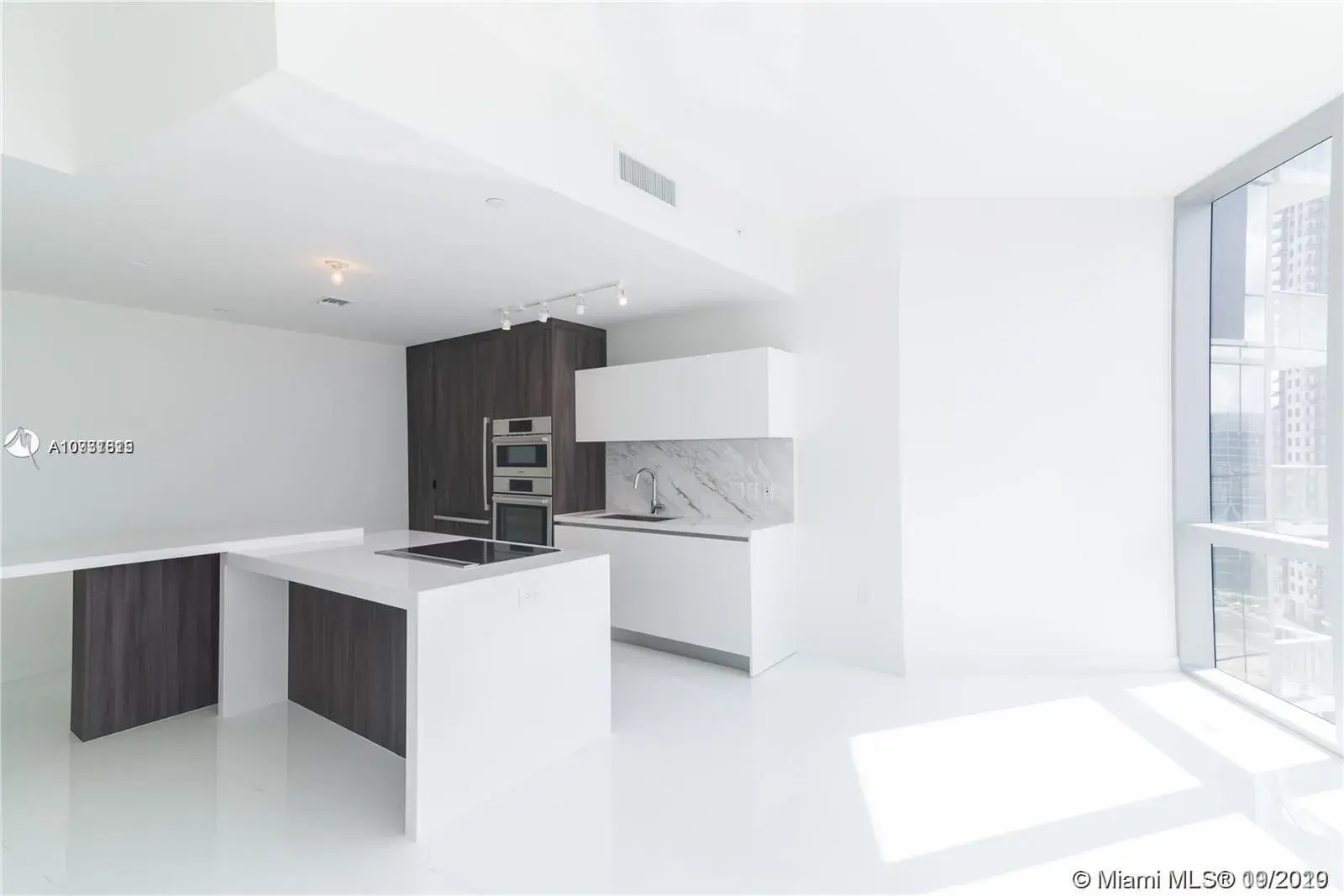 1 bedroom 2 bath Residential for sale at 851 NE 1st Ave # 1610, Miami FL 33132