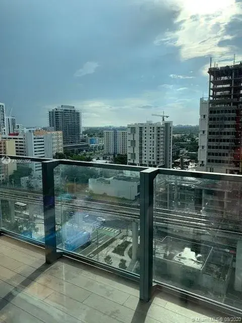 88 SW 7th St # 1008, Miami FL 33130