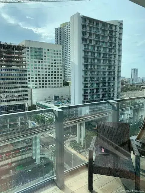 88 SW 7th St # 1008, Miami FL 33130