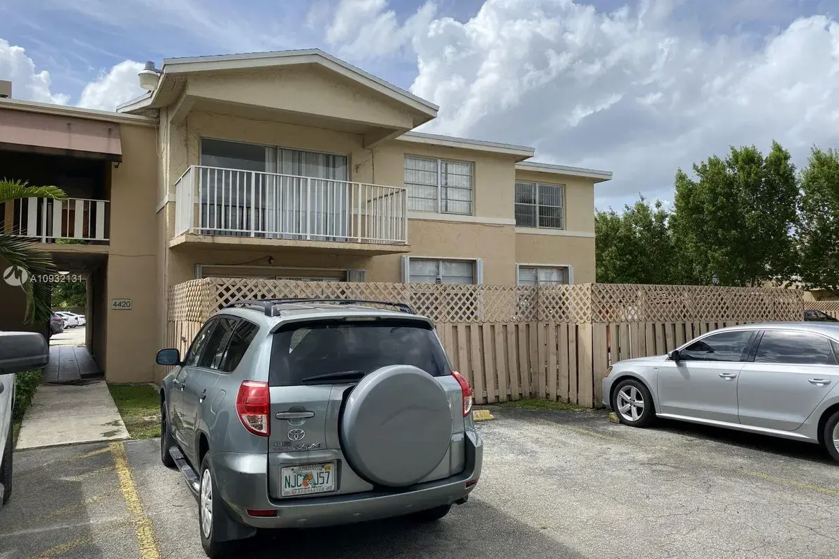 4420 NW 79th Ave # 1H, Doral FL 33166