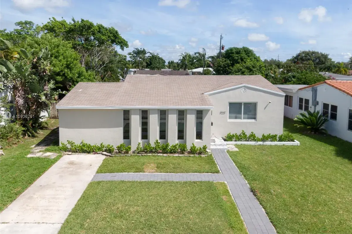 3221 Cleveland St, Hollywood FL 33021