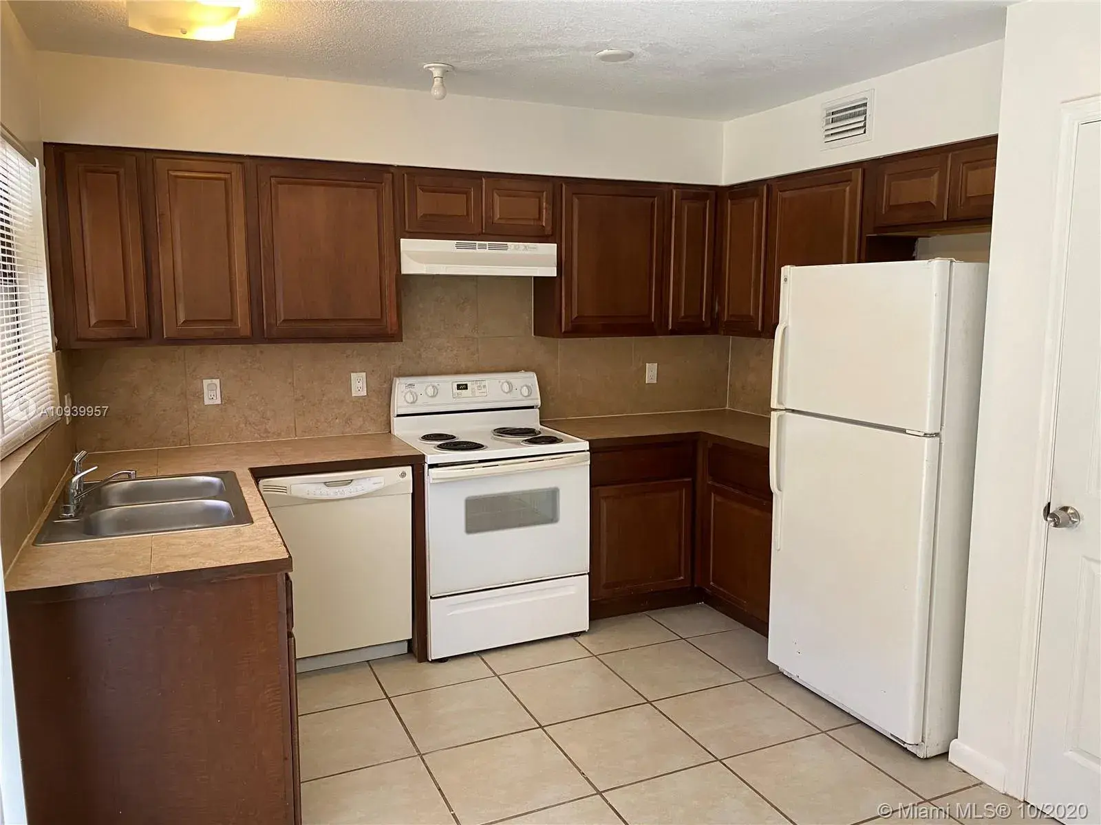 4511 Treehouse Ln # B, Tamarac FL 33319