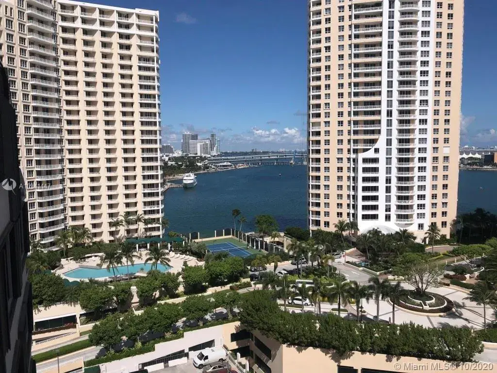 1 bedroom 1 bath Residential for sale at 540 Brickell Key Dr # 1706, Miami FL 33131