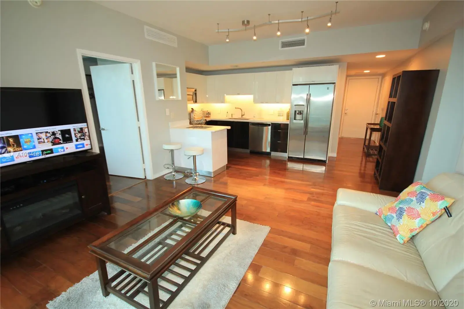 950 Brickell Bay Dr # 1506, Miami FL 33131