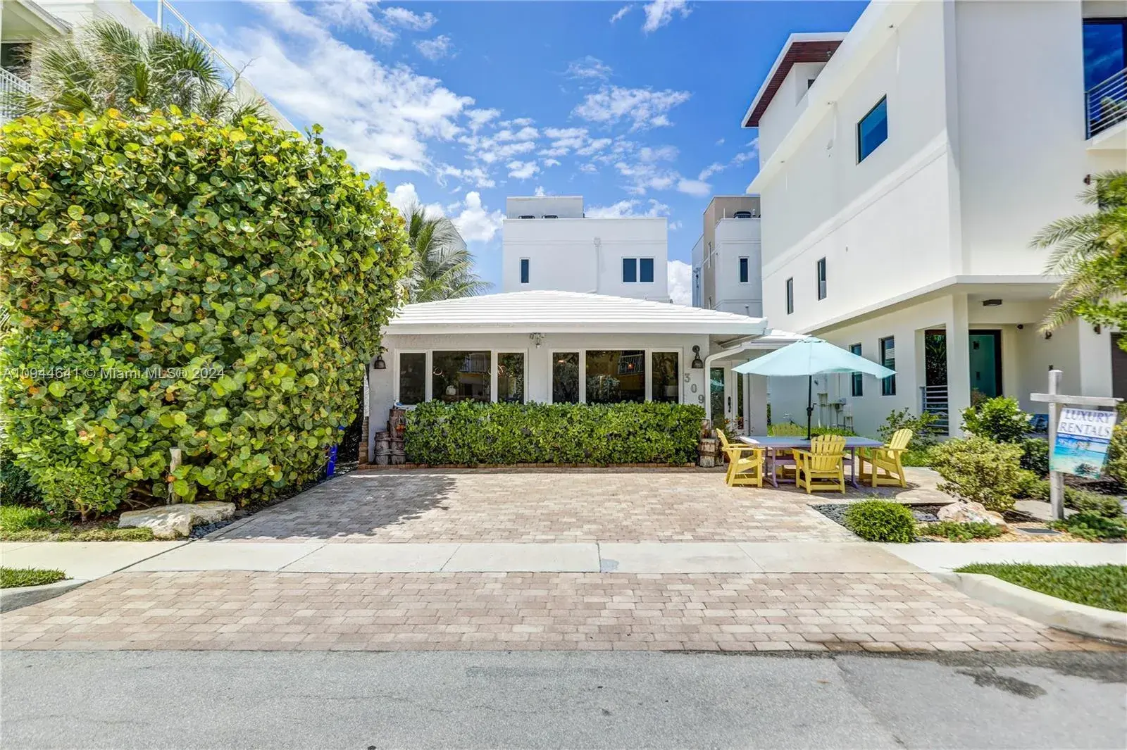 309 Oak St, Hollywood FL 33019