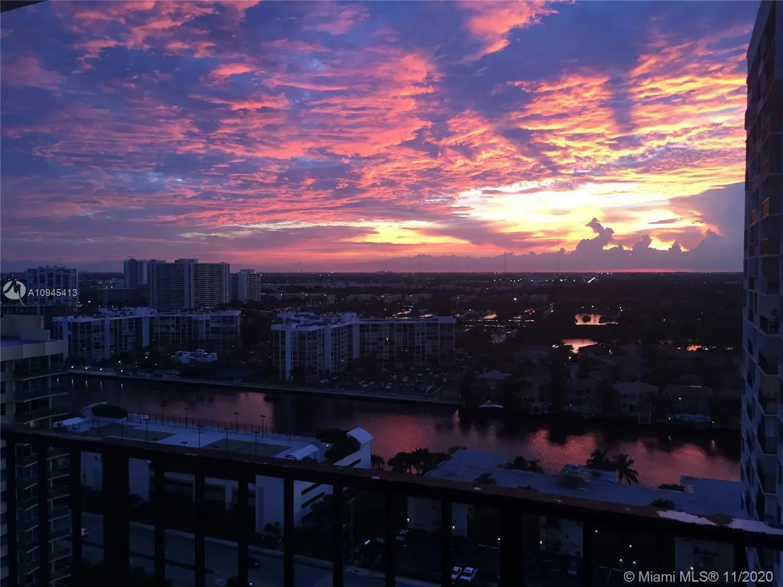 1 bedroom 1 bath Residential for sale at 2301 S Ocean Dr # 2206, Hollywood FL 33019