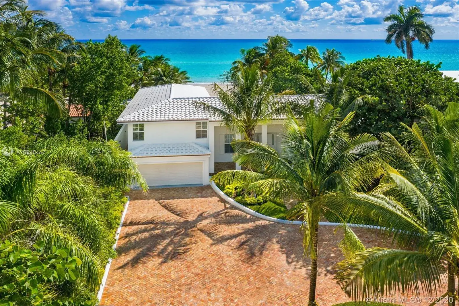 6 bedroom 7 bath for sale at 399 Ocean Blvd, Golden Beach FL 33160