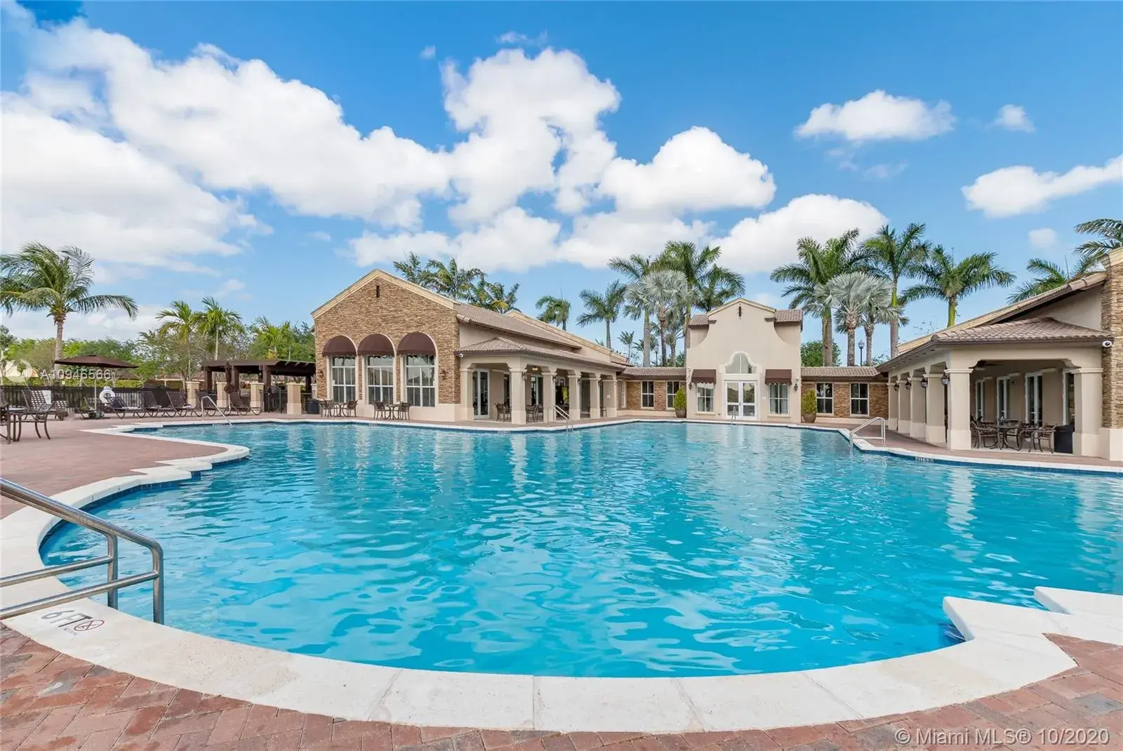 1575 NE 33rd Ave # 9, Homestead FL 33033