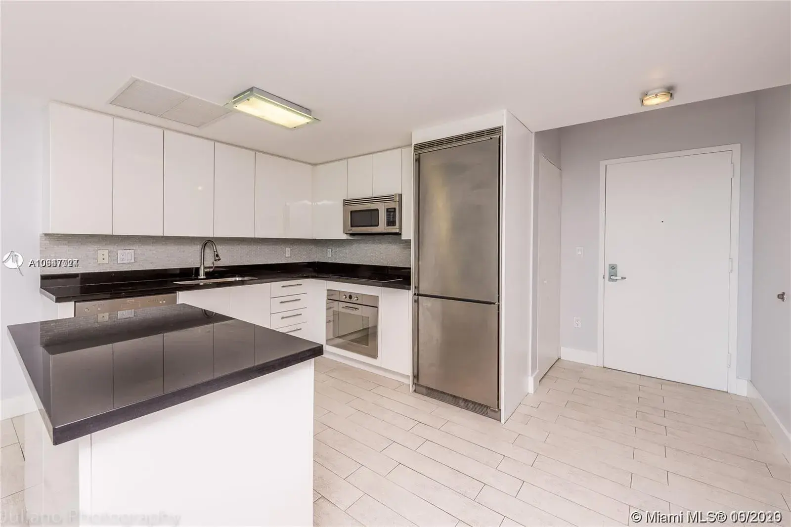 2 bedroom 3 bath Residential for sale at 92 SW 3rd St # 3903, Miami FL 33130