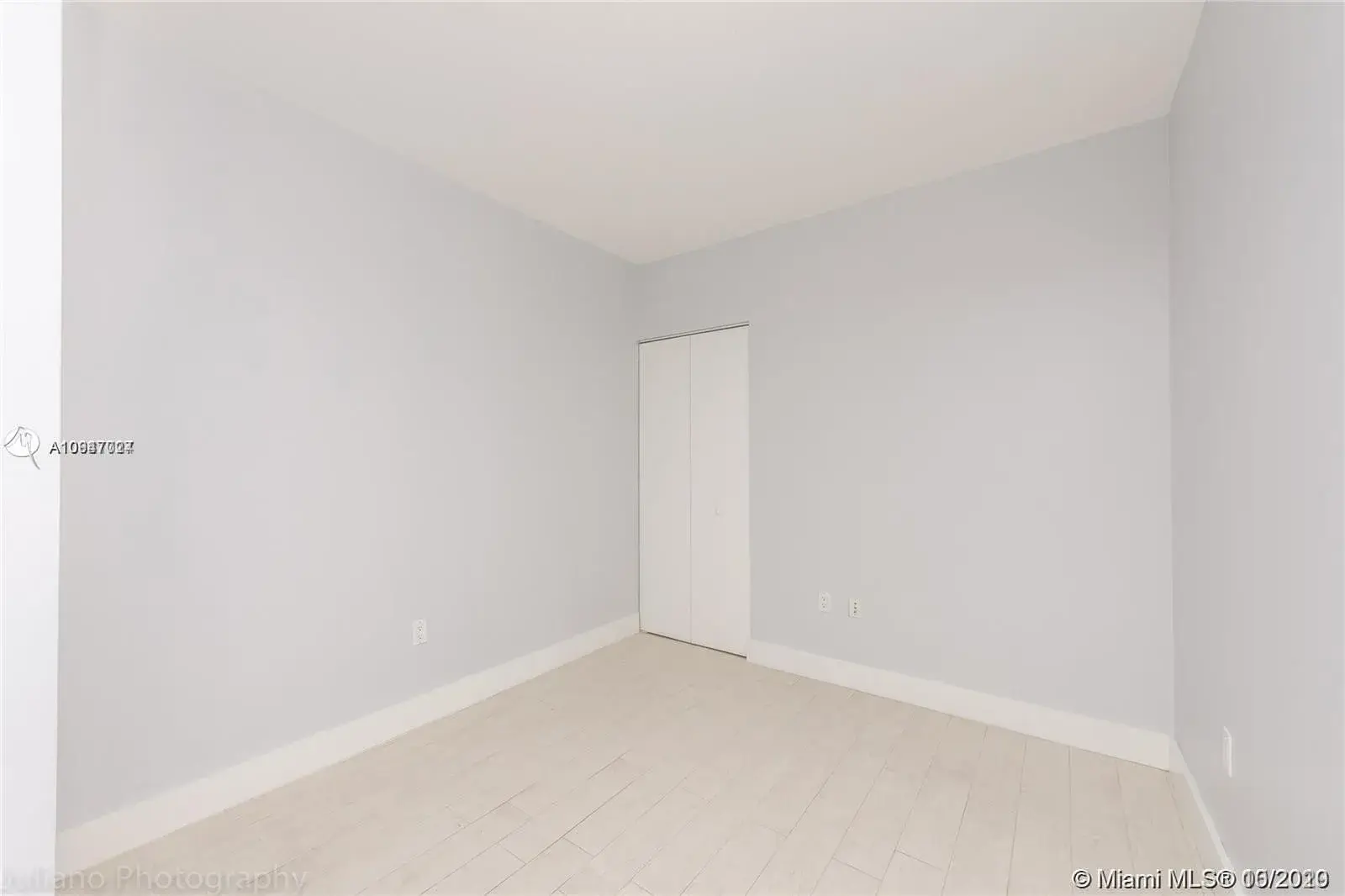 92 SW 3rd St # 3903, Miami FL 33130