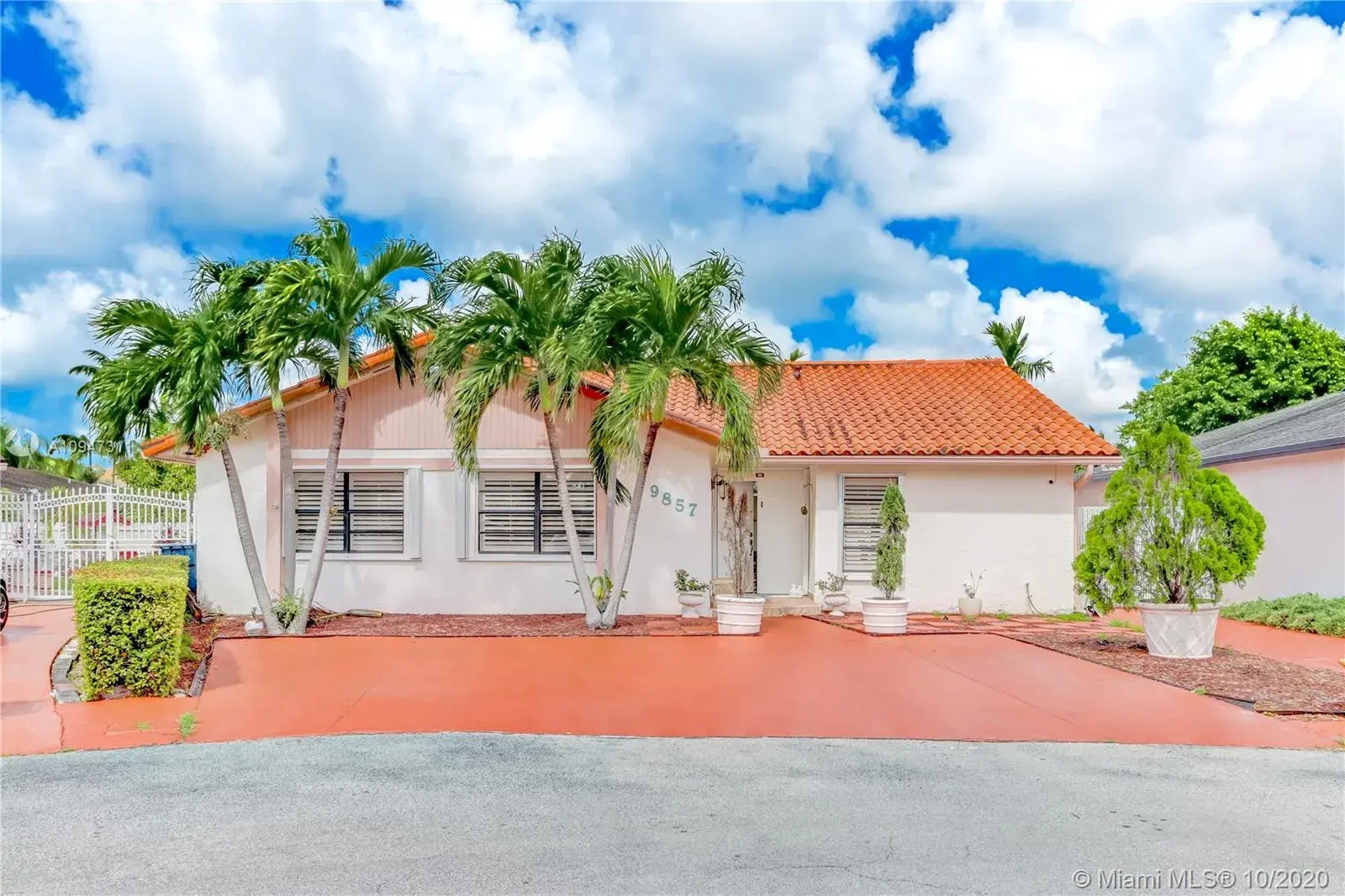 9857 SW 7th St, Miami FL 33174