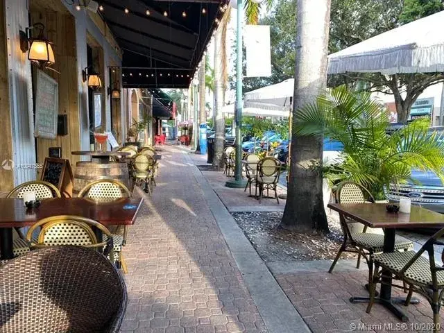 1917 Hollywood Blvd, Hollywood FL 33020