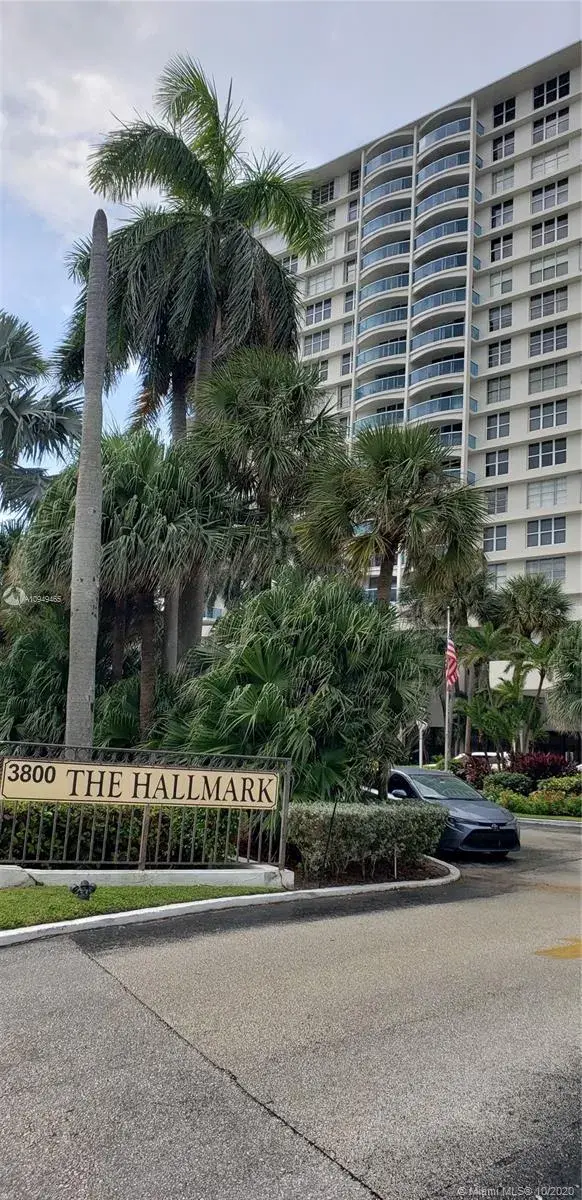 2 bedroom 2 bath Residential for sale at 3800 S Ocean Dr # 425, Hollywood FL 33019