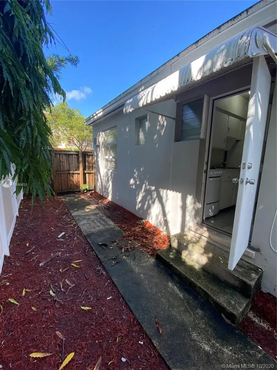 618 NE 8th Ave # 1, Fort Lauderdale FL 33304