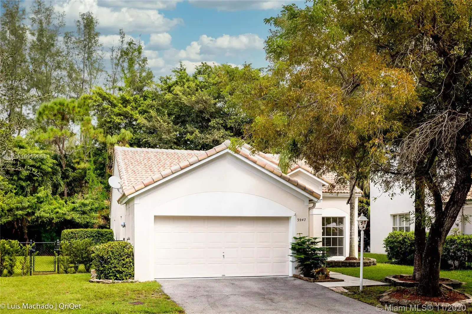 3947 Jasmine Ln, Coral Springs FL 33065