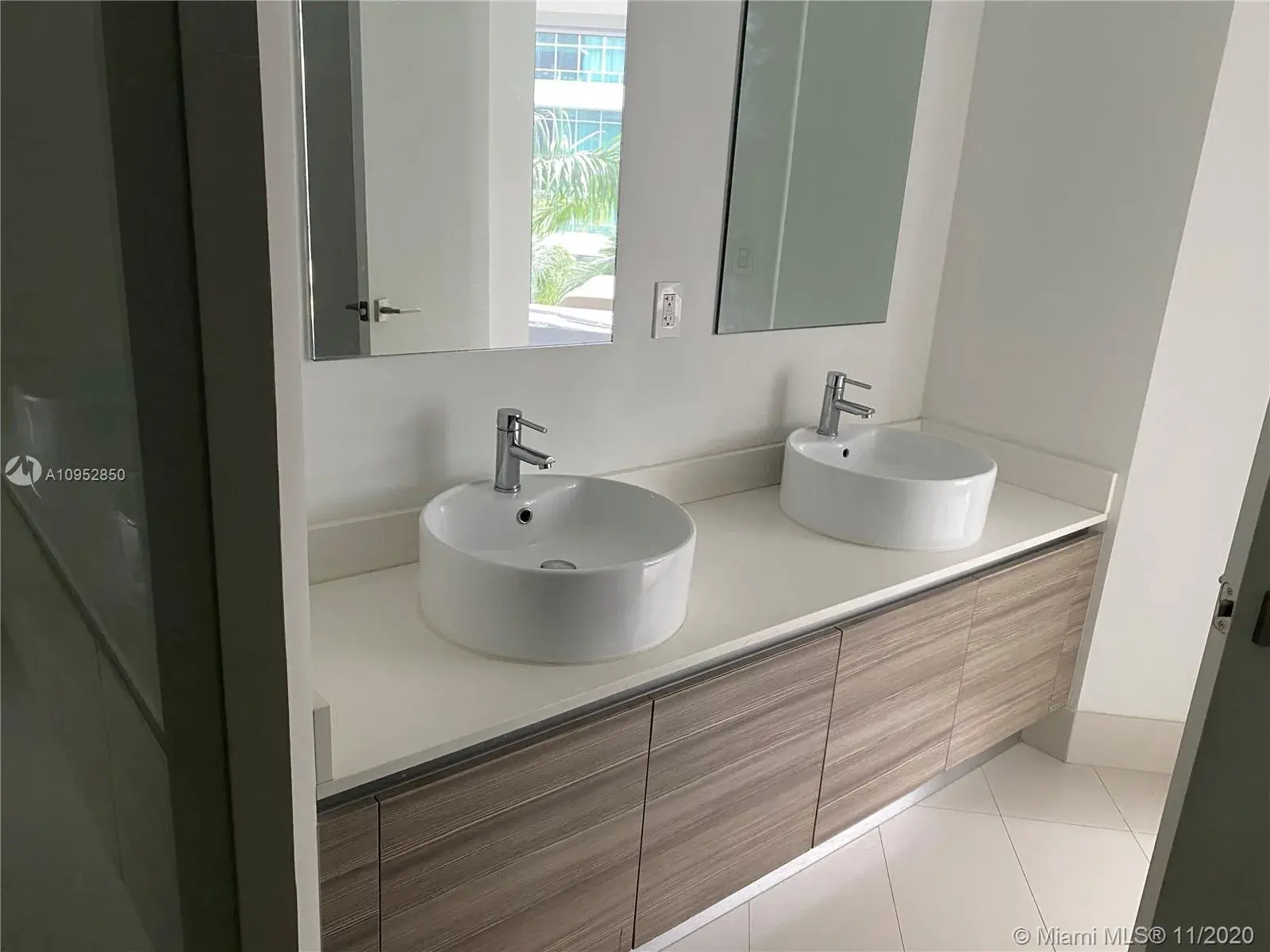 121 NE 34th St # L304, Miami FL 33137