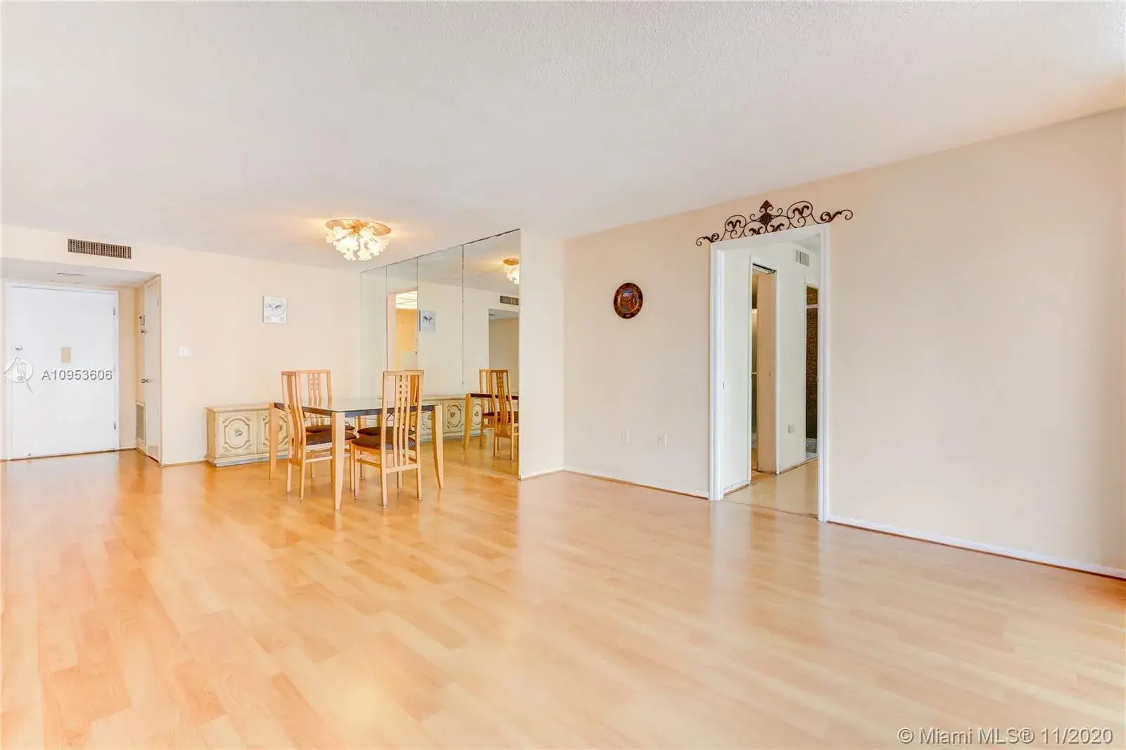 18051 Biscayne Blvd # 1102, Aventura FL 33160