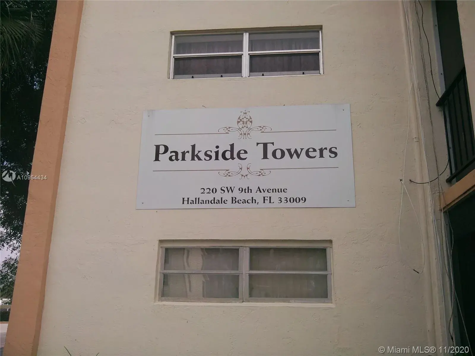 1 bedroom 1 bath Residential Lease for rent at 220 SW 9th Ave # 317, Hallandale Beach FL 33009