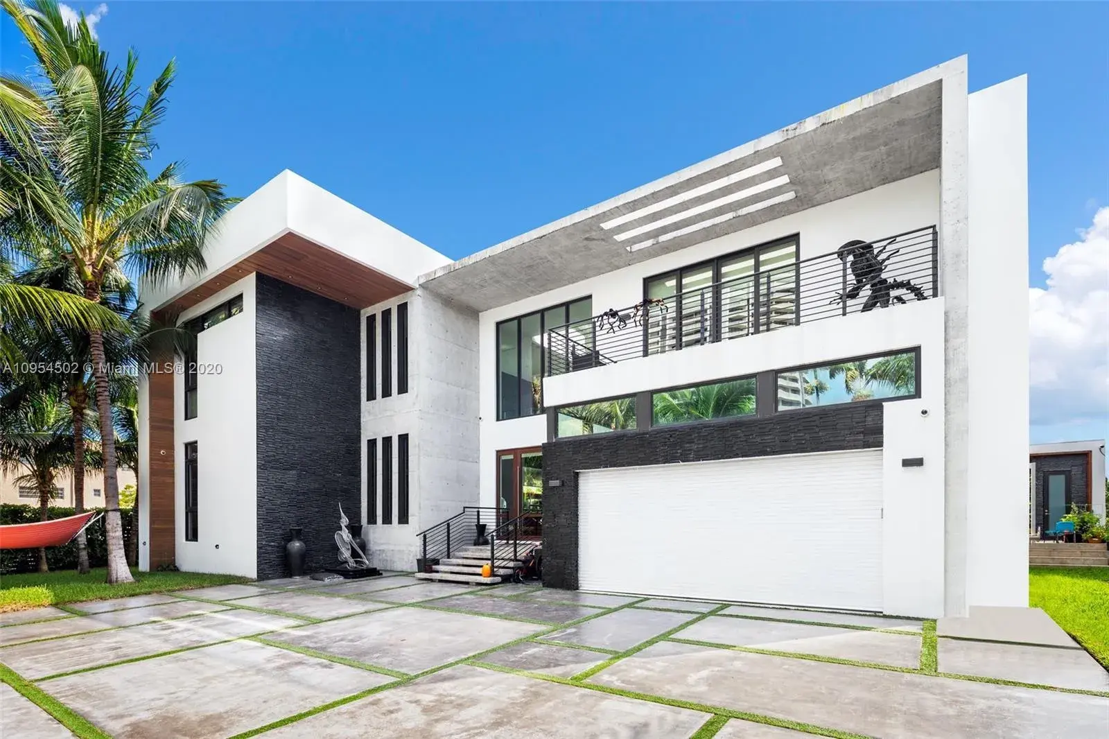 6 bedroom 7 bath for sale at 3462 NE 171st St, North Miami Beach FL 33160