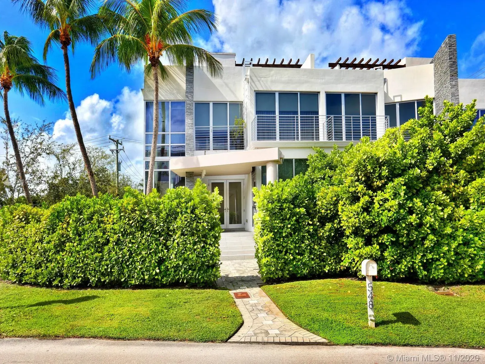 4 bedroom 3 bath for rent at 548 Fernwood Rd # 548, Key Biscayne FL 33149
