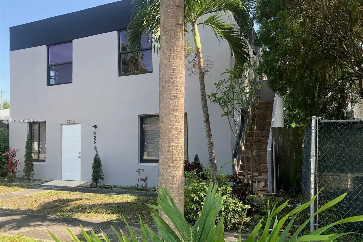 2240 Simms St, Hollywood FL 33020