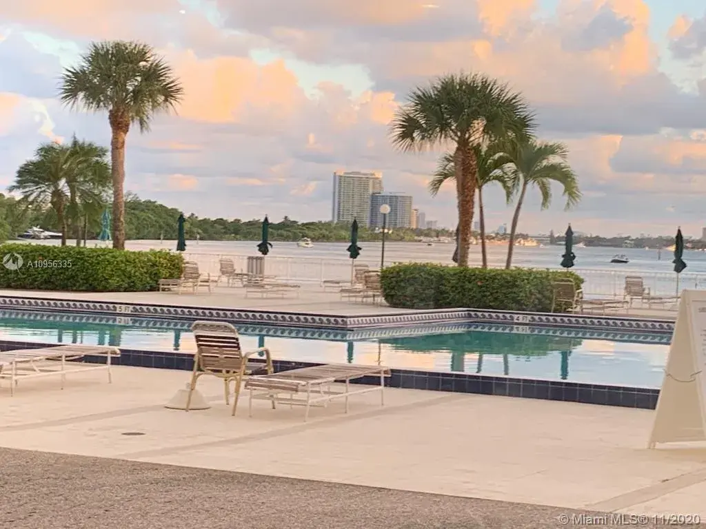 300 Bayview Dr # 207, Sunny Isles Beach FL 33160