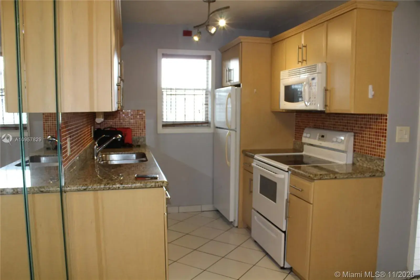 421 NE 1st St # 205, Hallandale Beach FL 33009
