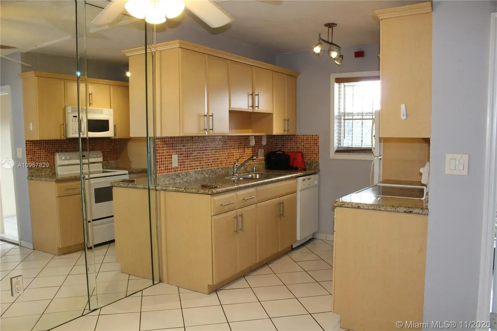 421 NE 1st St # 205, Hallandale Beach FL 33009