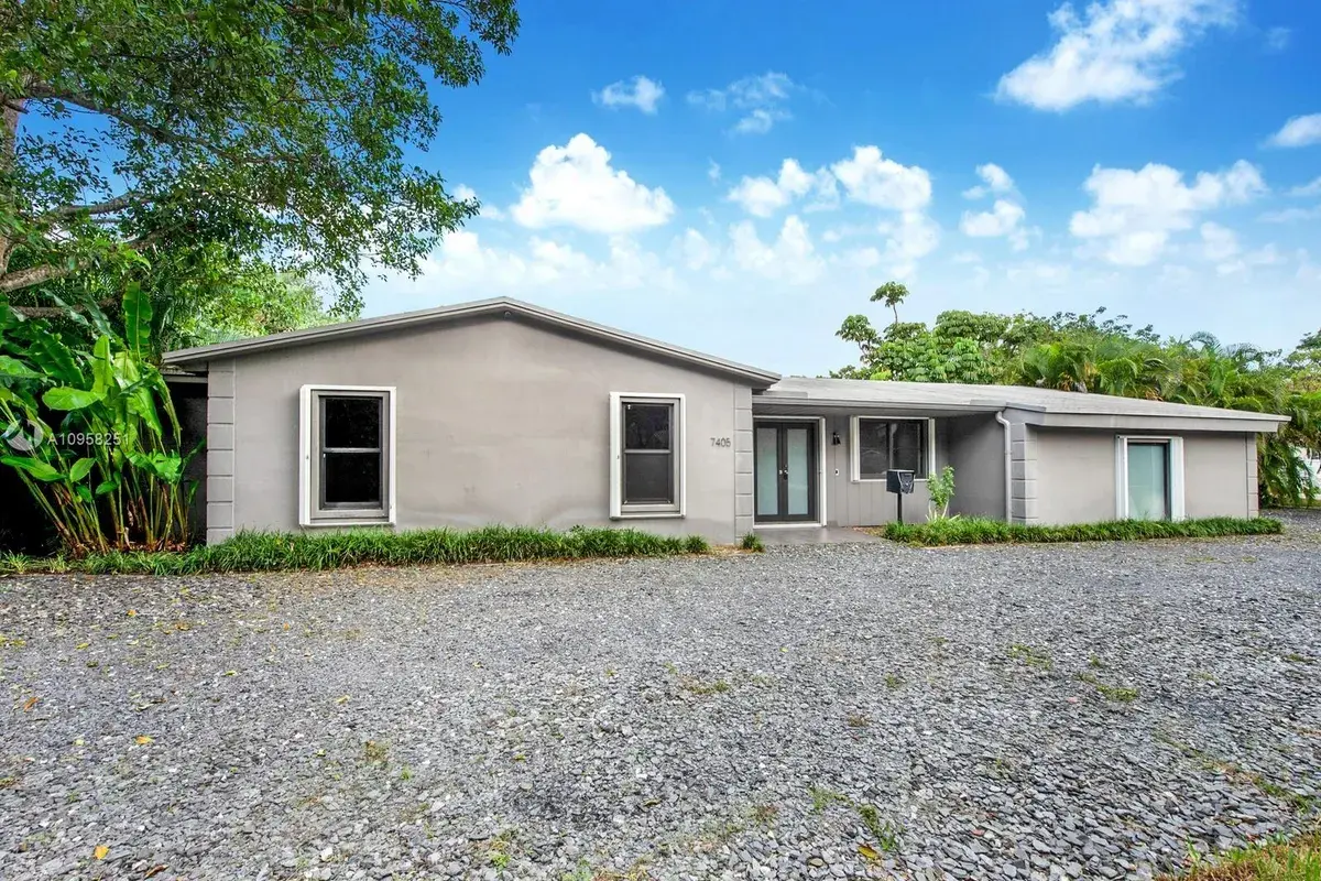 7405 SW 122nd St, Pinecrest FL 33156