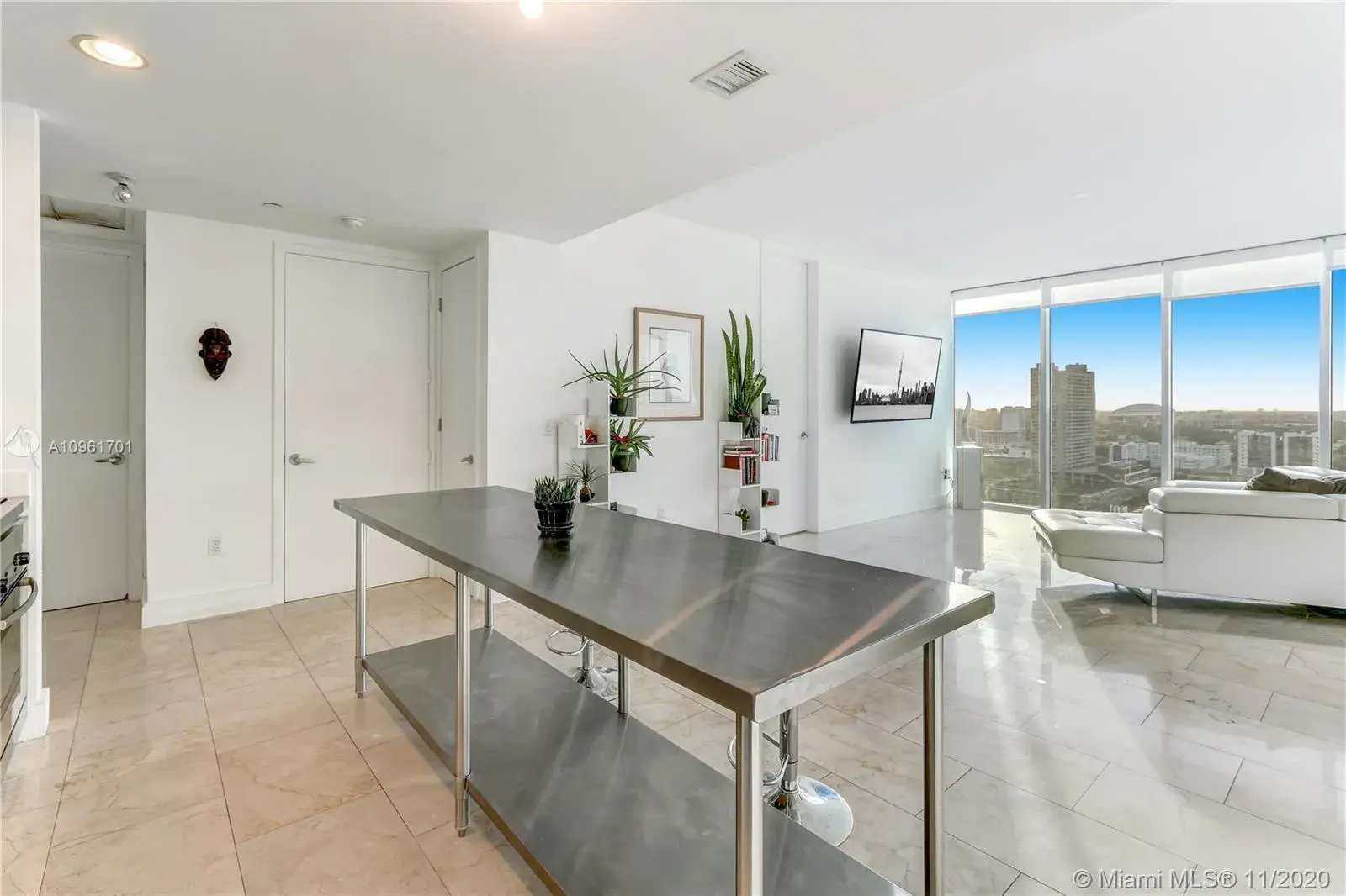1040 Biscayne Blvd # 1806, Miami FL 33132