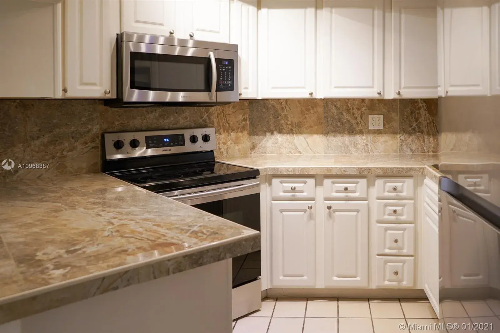 8333 Lake Dr # 302, Doral FL 33166
