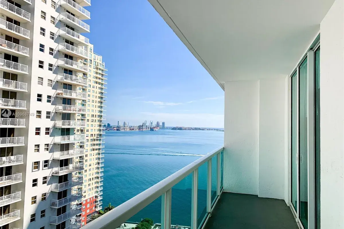 186 SE 12th Ter # 2107, Miami FL 33131