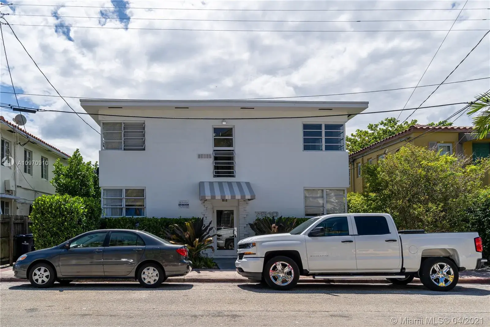 1 bedroom 1 bath for rent at 7510 Byron Ave # 4, Miami Beach FL 33141
