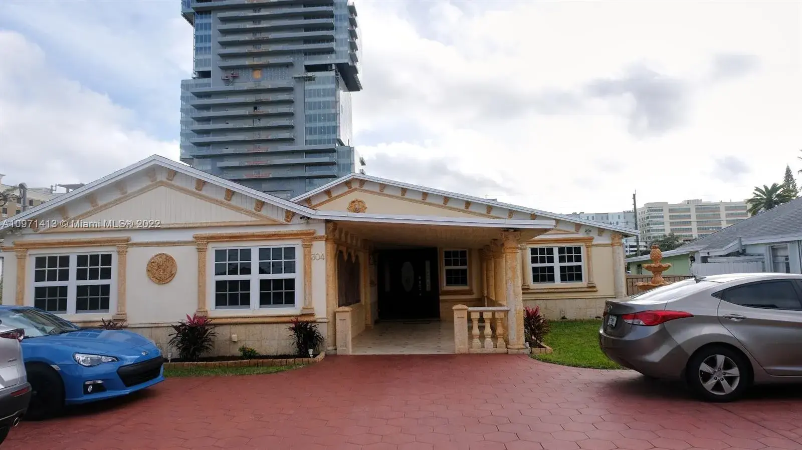 4 bedroom 3 bath Residential Lease for rent at 304 SE 9th St, Hallandale Beach FL 33009