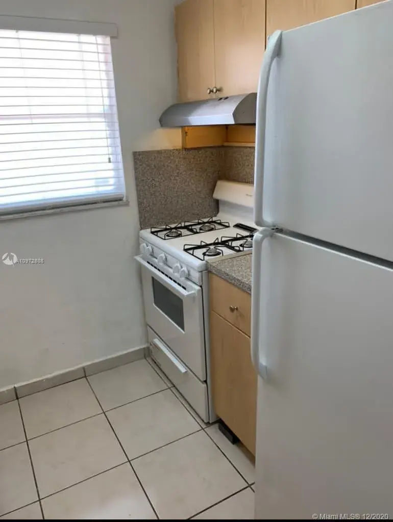 1655 W 44th Pl # 224, Hialeah FL 33012