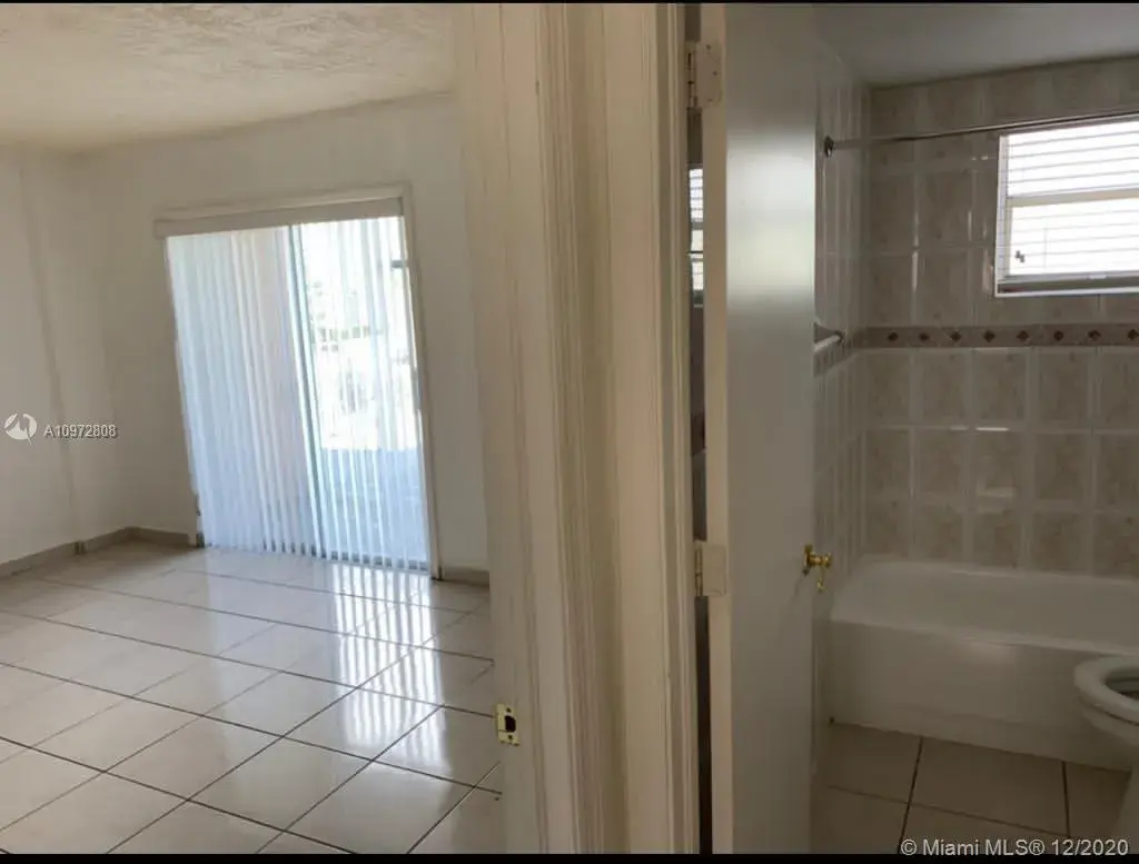 1655 W 44th Pl # 224, Hialeah FL 33012
