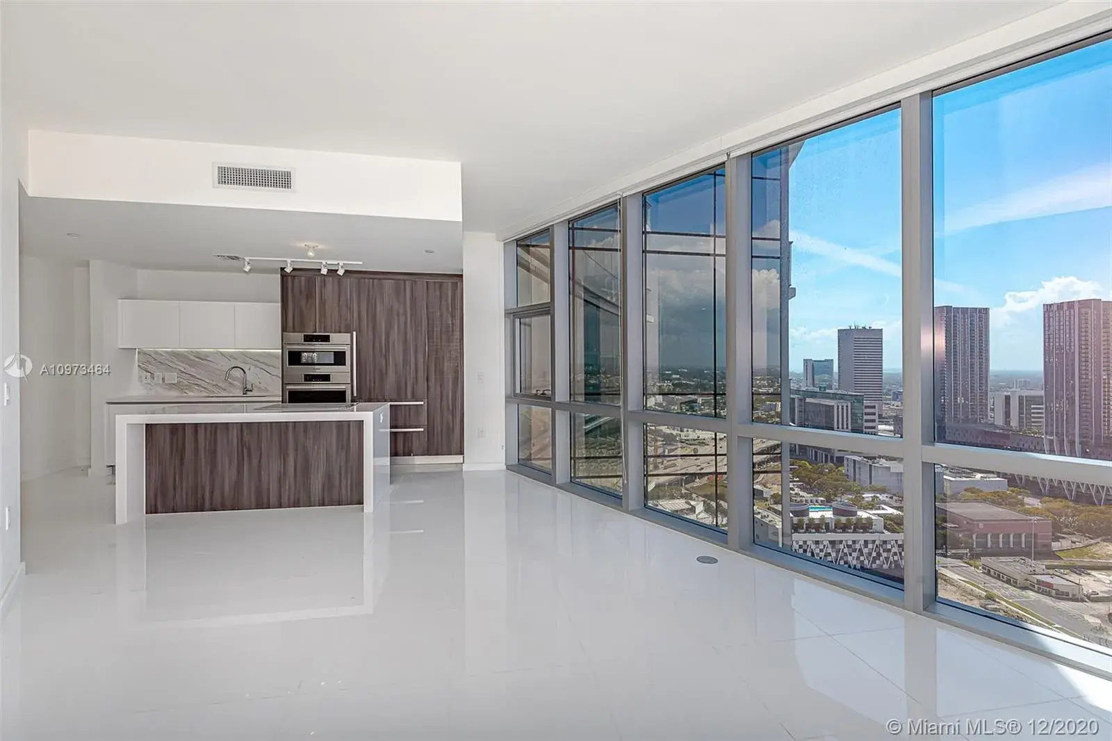 1 bedroom 1 bath Residential for sale at 851 NE 1st Ave # 2802, Miami FL 33132