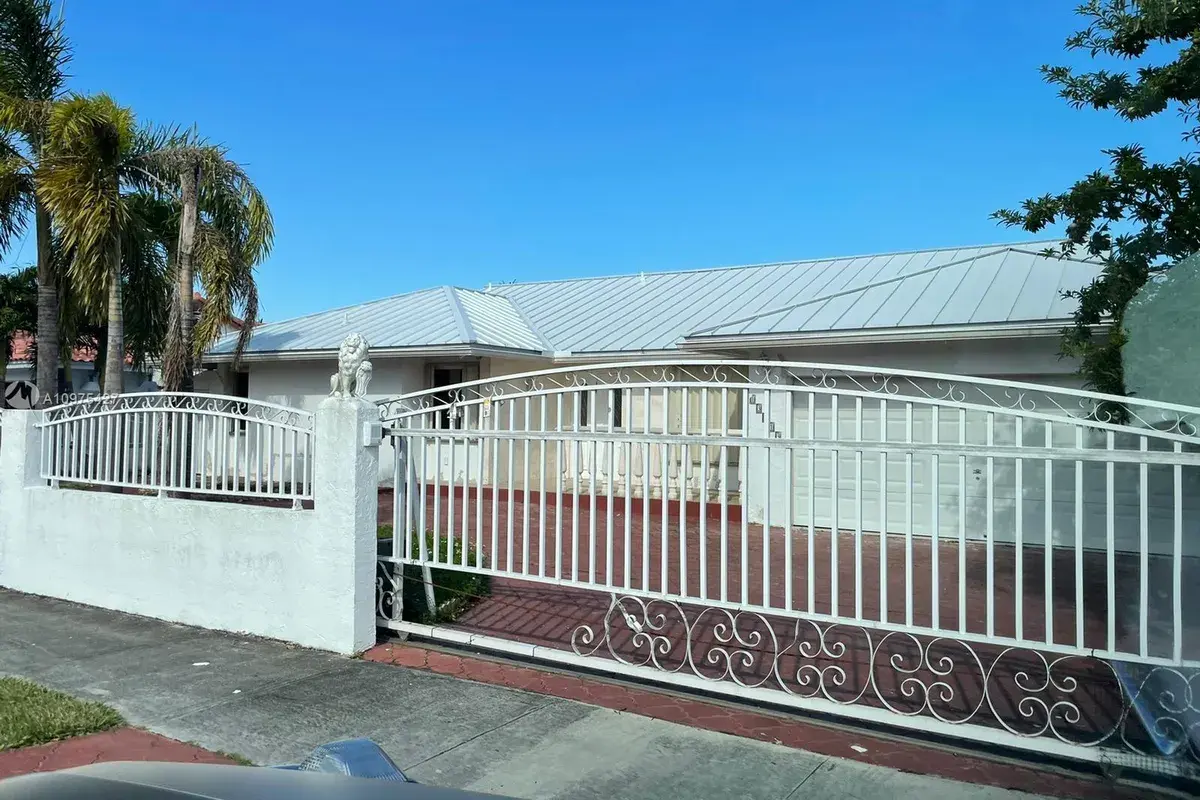 13513 SW 5th St, Miami FL 33184