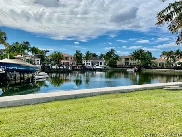 1102 Washington St, Hollywood FL 33019