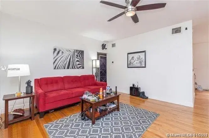 1025 NE 17th Way, Fort Lauderdale FL 33304