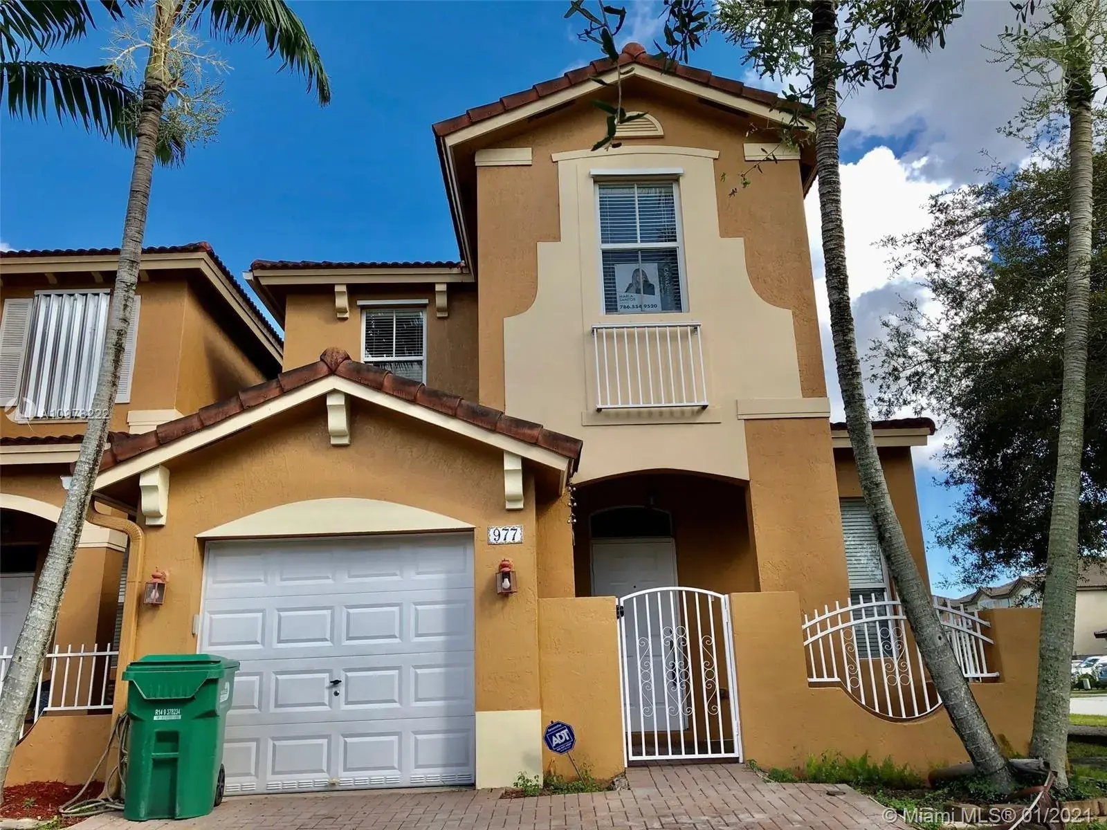 3 bedroom 2 bath Residential for sale at 977 SW 153rd Path, Miami FL 33194
