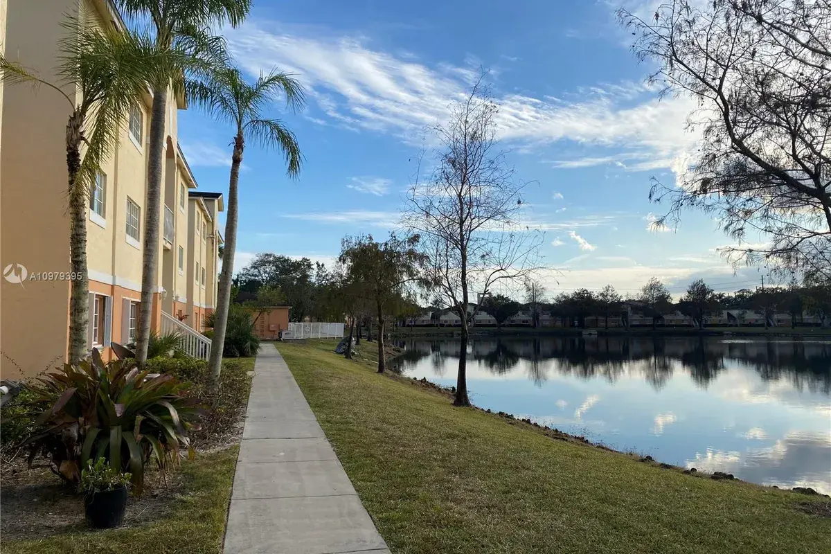 3610 N 56th Ave # 202, Hollywood FL 33021