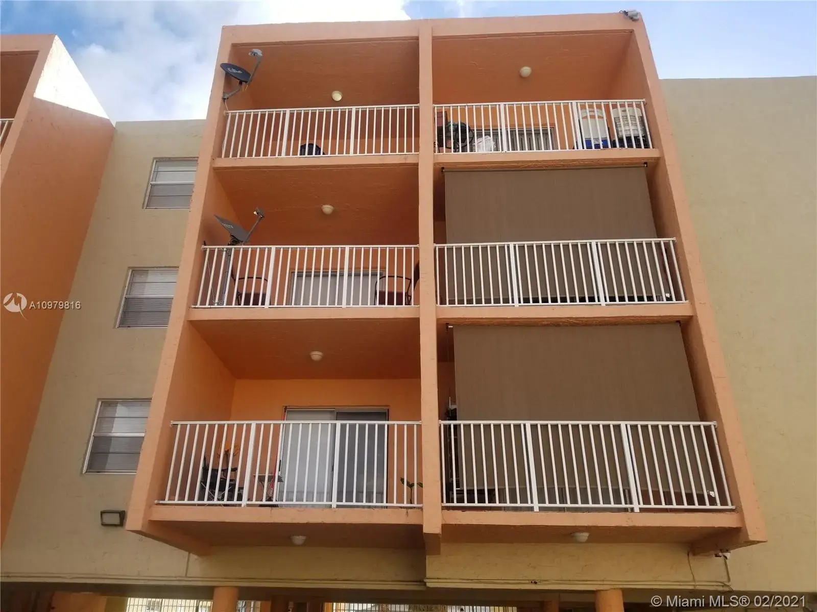 2400 NW 16th St Rd # 401, Miami FL 33125