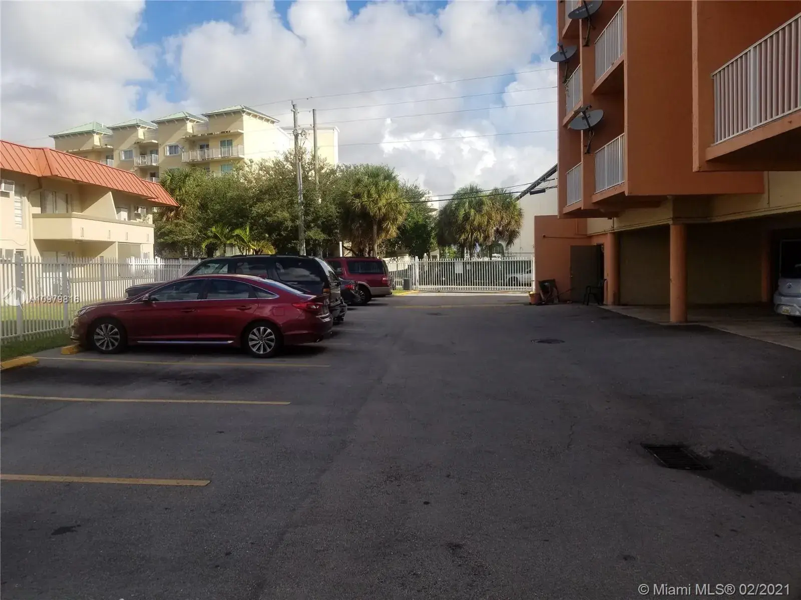 2400 NW 16th St Rd # 401, Miami FL 33125