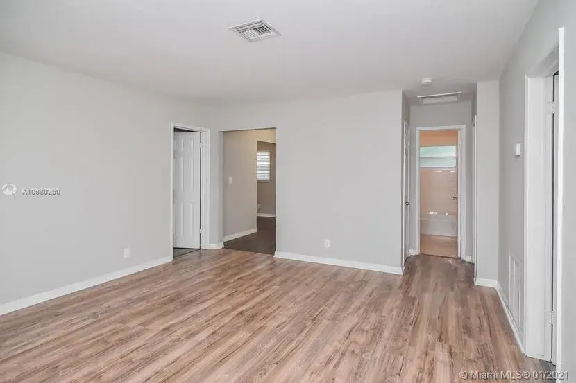 5440 NE 3rd Ter, Oakland Park FL 33334