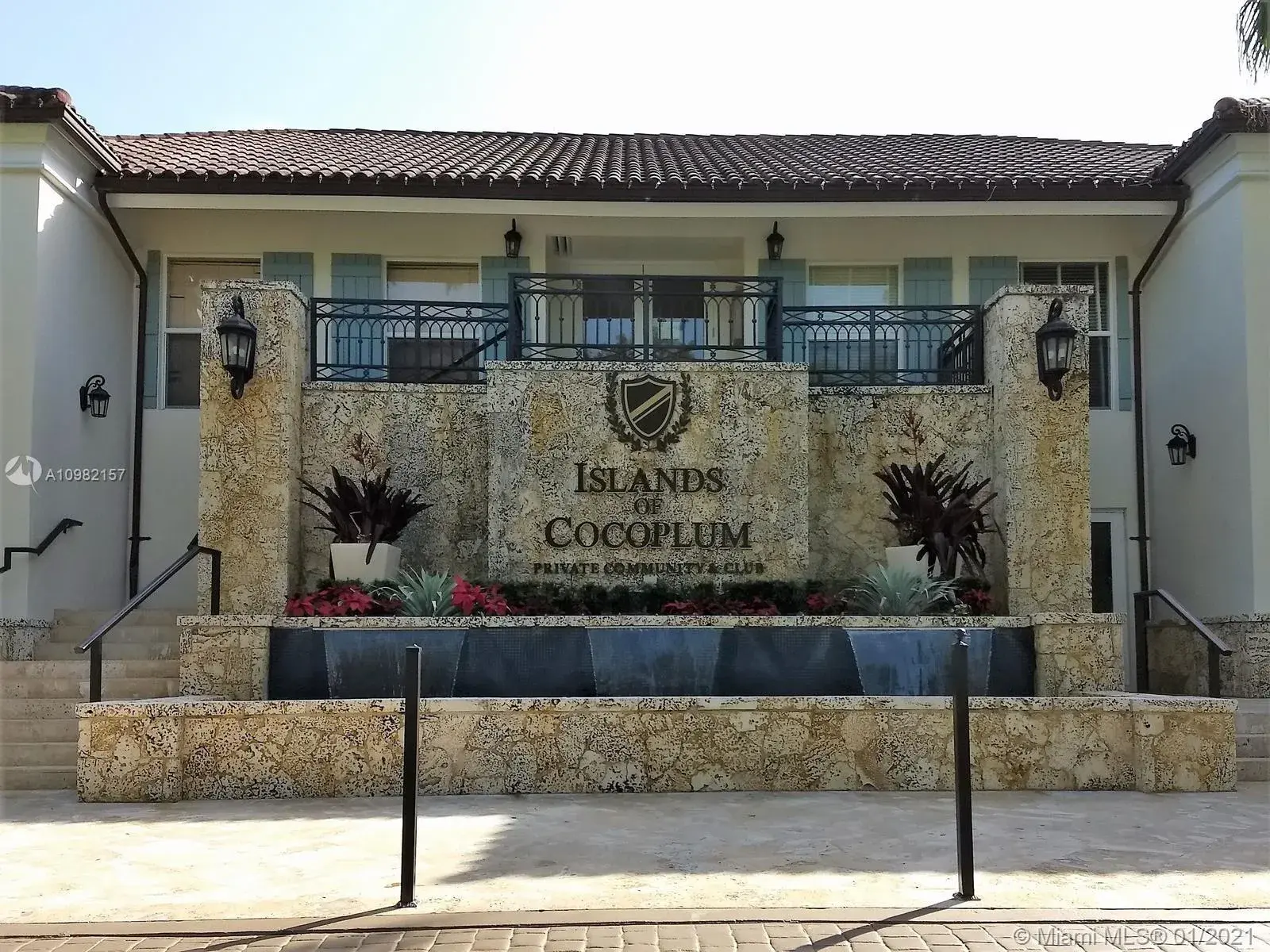 6 bedroom 5 bath Residential Lease for rent at 7155 E Lago Dr, Coral Gables FL 33143