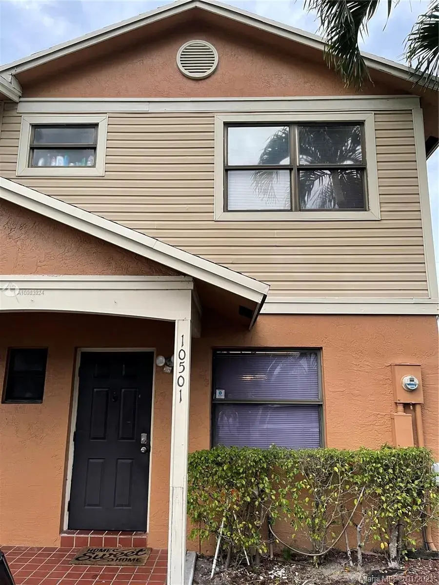 3 bedroom 2 bath Residential for sale at 10501 NW 8th St # 10501, Pembroke Pines FL 33026