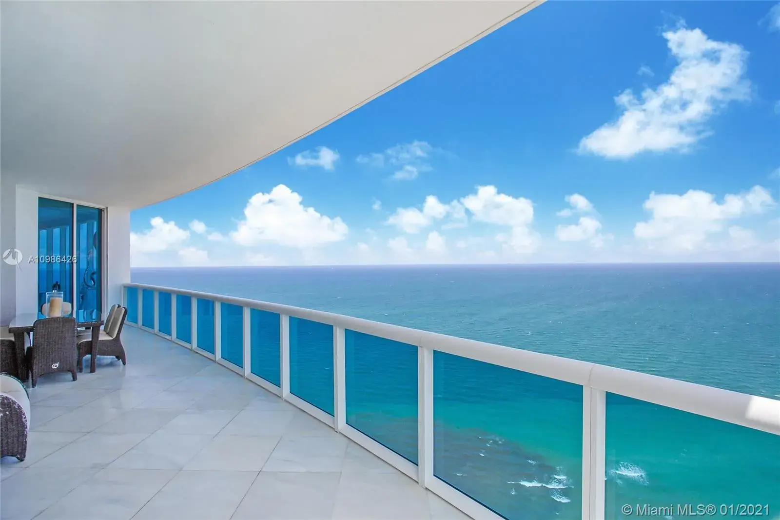 2711 S Ocean Dr # 3905, Hollywood FL 33019