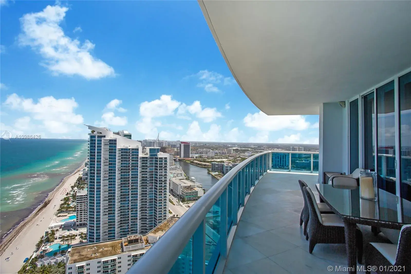 2711 S Ocean Dr # 3905, Hollywood FL 33019